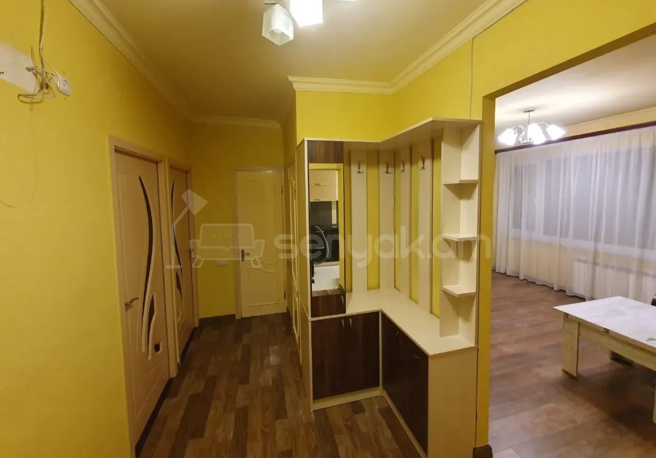 3 Սենյականոց Բնակարան, 80քմ, 1/9 հարկ, Նորմալ Վիճակում, Կահավորված