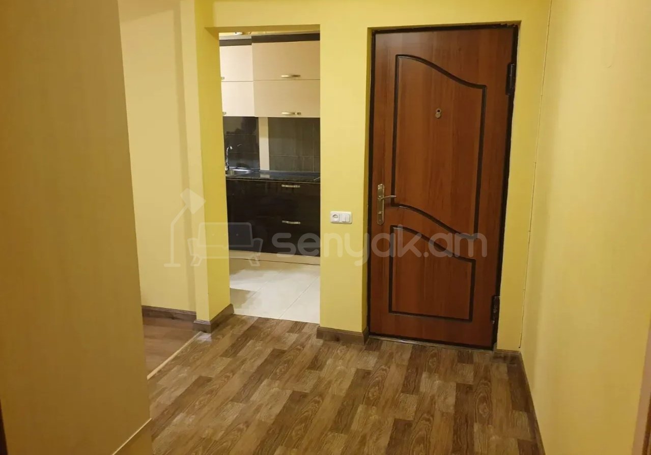 3 Սենյականոց Բնակարան, 80քմ, 1/9 հարկ, Նորմալ Վիճակում, Կահավորված