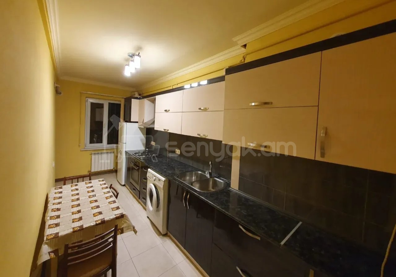 3 Սենյականոց Բնակարան, 80քմ, 1/9 հարկ, Նորմալ Վիճակում, Կահավորված