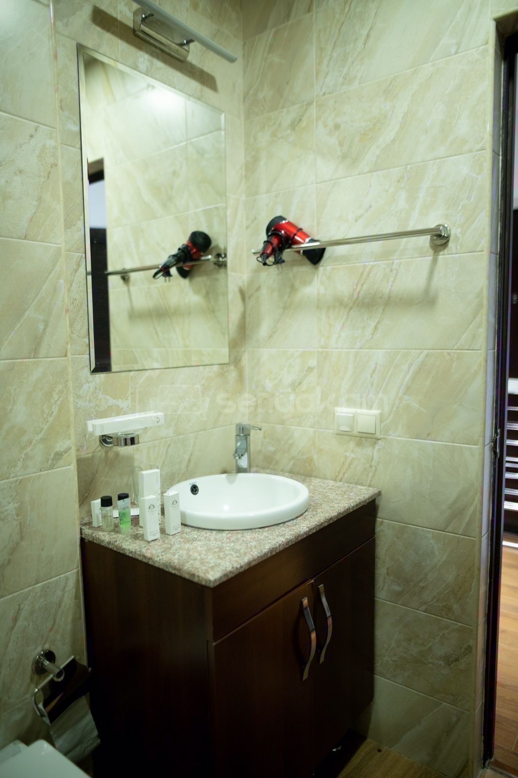 2 Սենյականոց Բնակարան Նորակառույցում, 42քմ, 12/16 հարկ, Դիզայներական Վերանորոգված