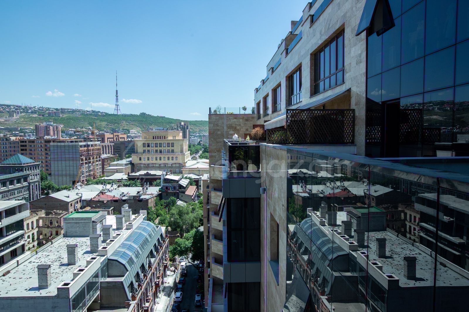 2 Սենյականոց Բնակարան Նորակառույցում, 42քմ, 12/16 հարկ, Դիզայներական Վերանորոգված