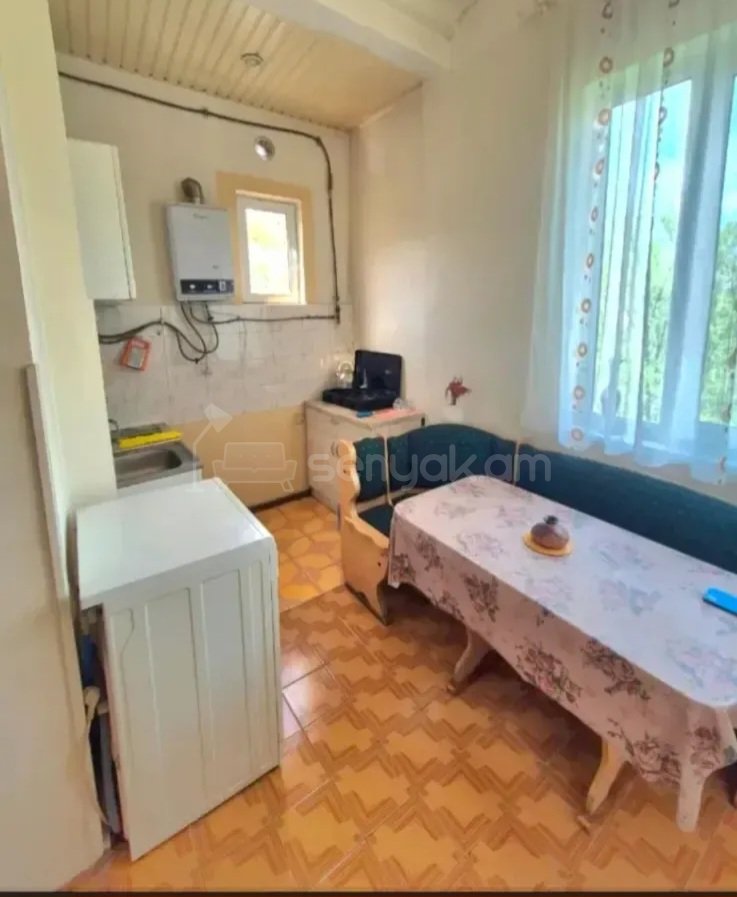 3 Սենյականոց Բնակարան Քարե Շենքում, 65քմ, 4/5 հարկ, Կոսմետիկ Վերանորոգված, Կահավորված