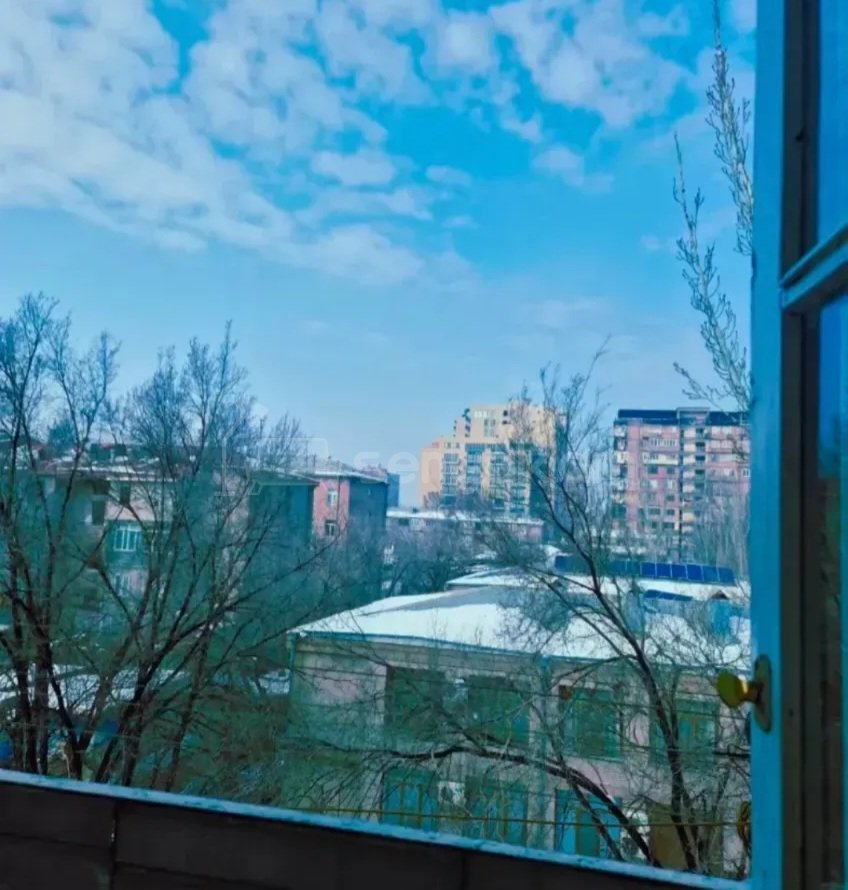 3 Սենյականոց Բնակարան Քարե Շենքում, 65քմ, 4/5 հարկ, Կոսմետիկ Վերանորոգված, Կահավորված