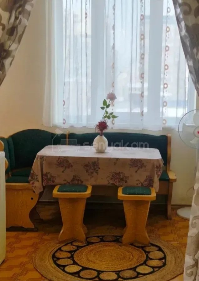 3 Սենյականոց Բնակարան Քարե Շենքում, 65քմ, 4/5 հարկ, Կոսմետիկ Վերանորոգված, Կահավորված