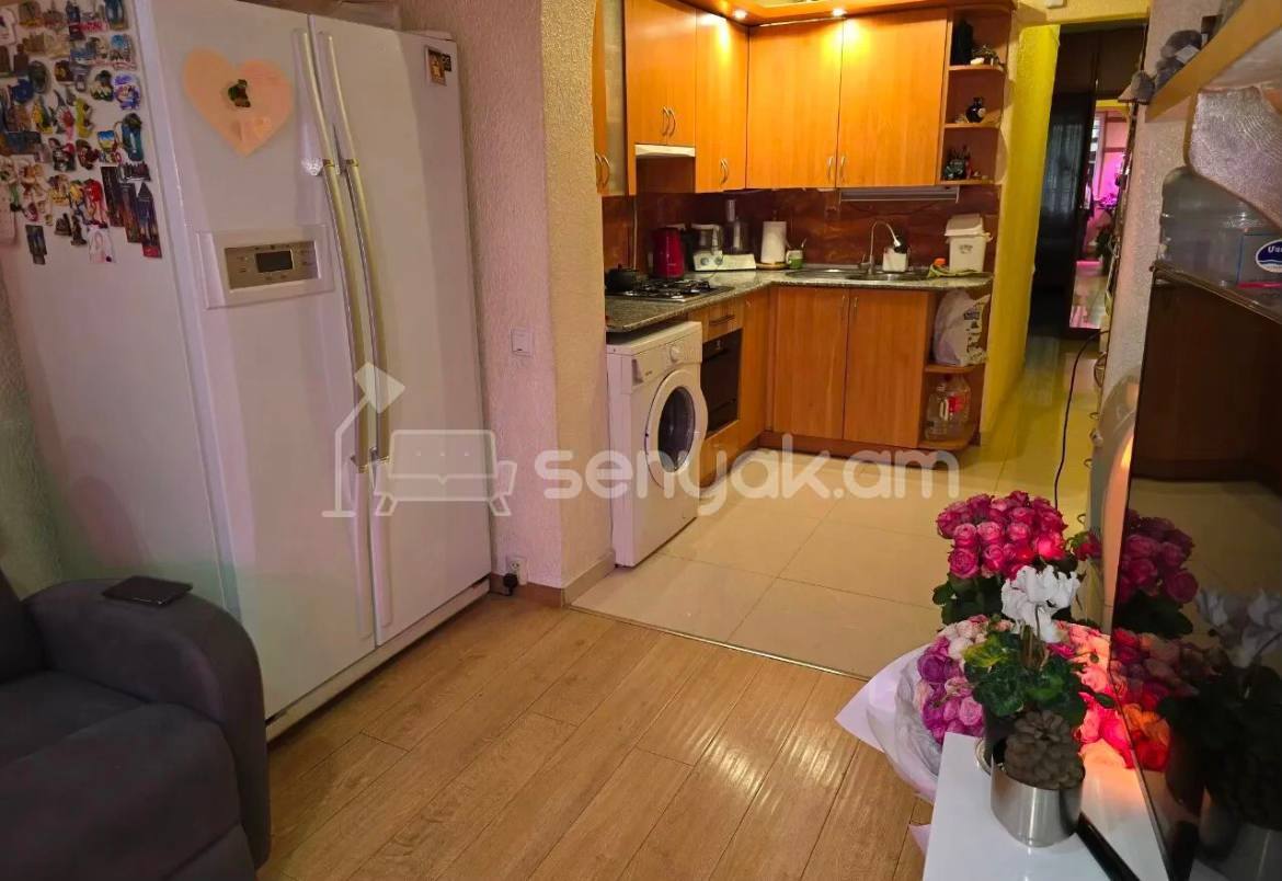 4 Սենյականոց Բնակարան Քարե Շենքում, 91քմ, 1/4 հարկ, Կապիտալ Վերանորոգված