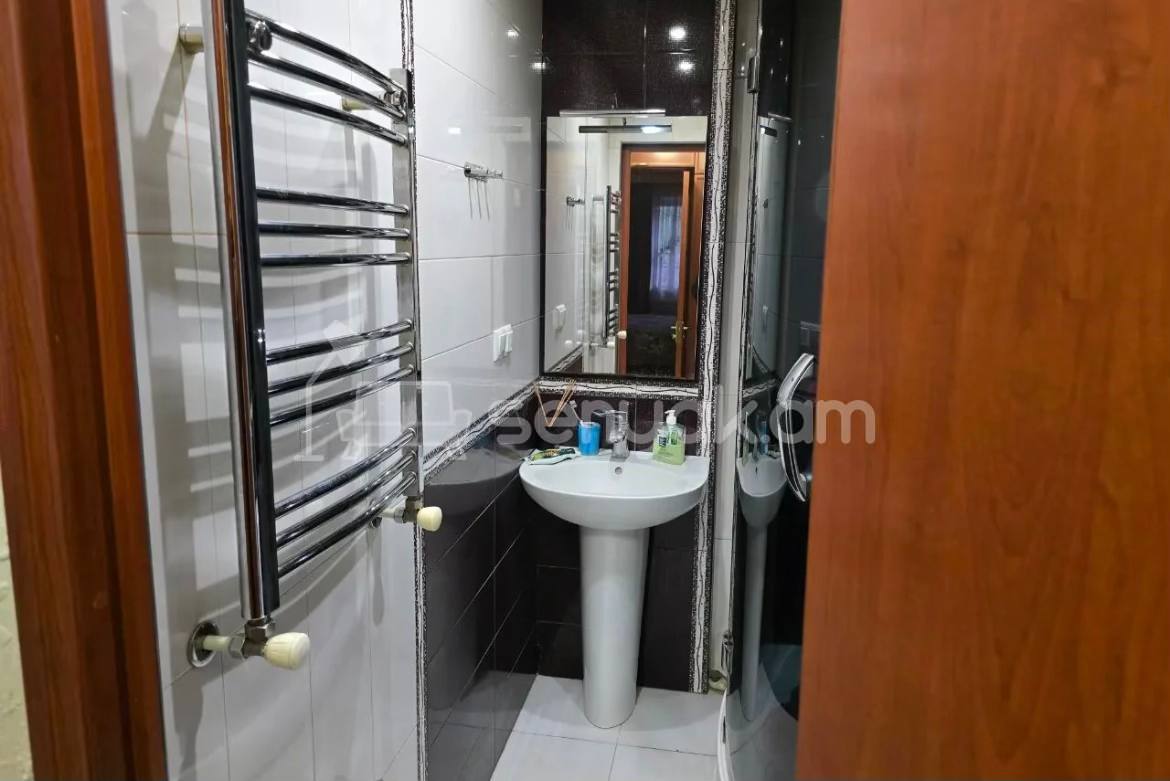 4 Սենյականոց Բնակարան Քարե Շենքում, 91քմ, 1/4 հարկ, Կապիտալ Վերանորոգված