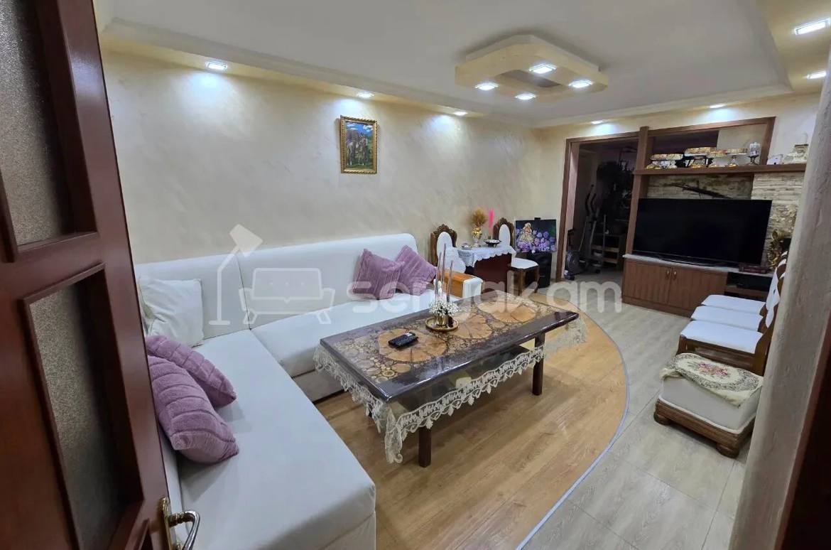 4 Սենյականոց Բնակարան Քարե Շենքում, 91քմ, 1/4 հարկ, Կապիտալ Վերանորոգված