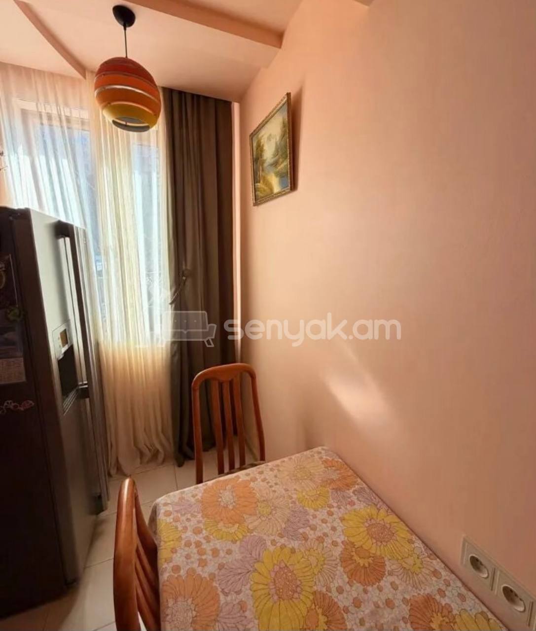 4 Սենյականոց Բնակարան Քարե Շենքում, 100քմ, 2/5 հարկ, Կապիտալ Վերանորոգված