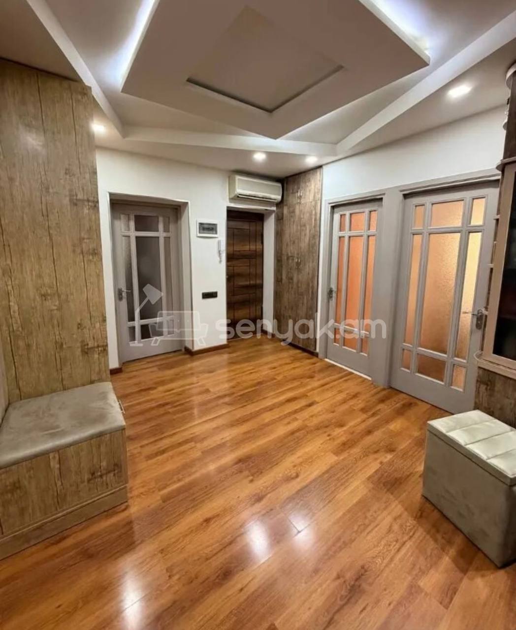 4 Սենյականոց Բնակարան Քարե Շենքում, 100քմ, 2/5 հարկ, Կապիտալ Վերանորոգված