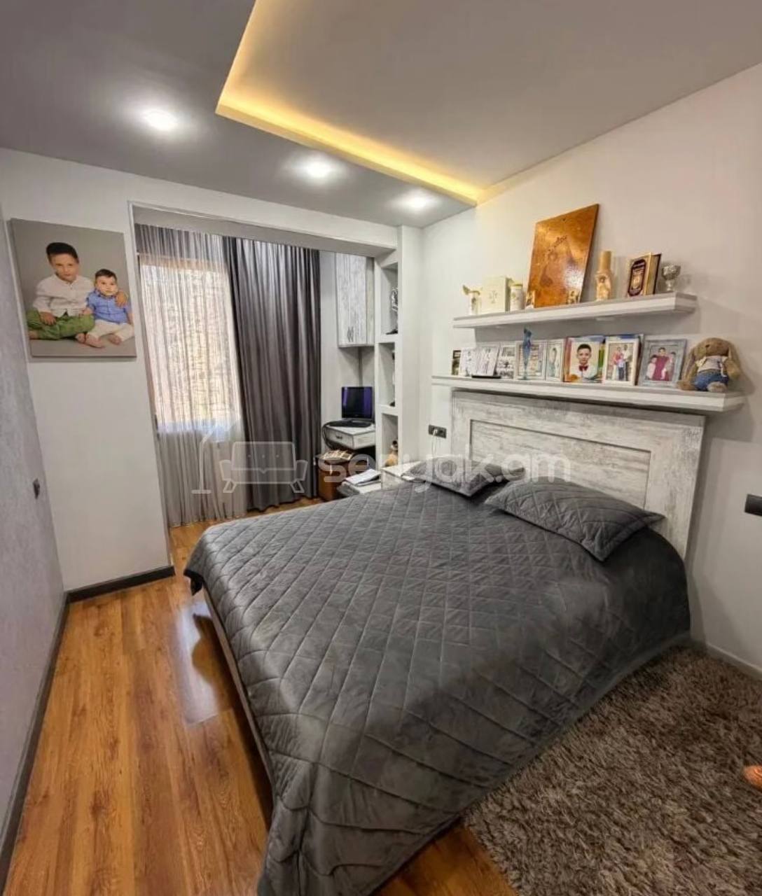 4 Սենյականոց Բնակարան Քարե Շենքում, 100քմ, 2/5 հարկ, Կապիտալ Վերանորոգված