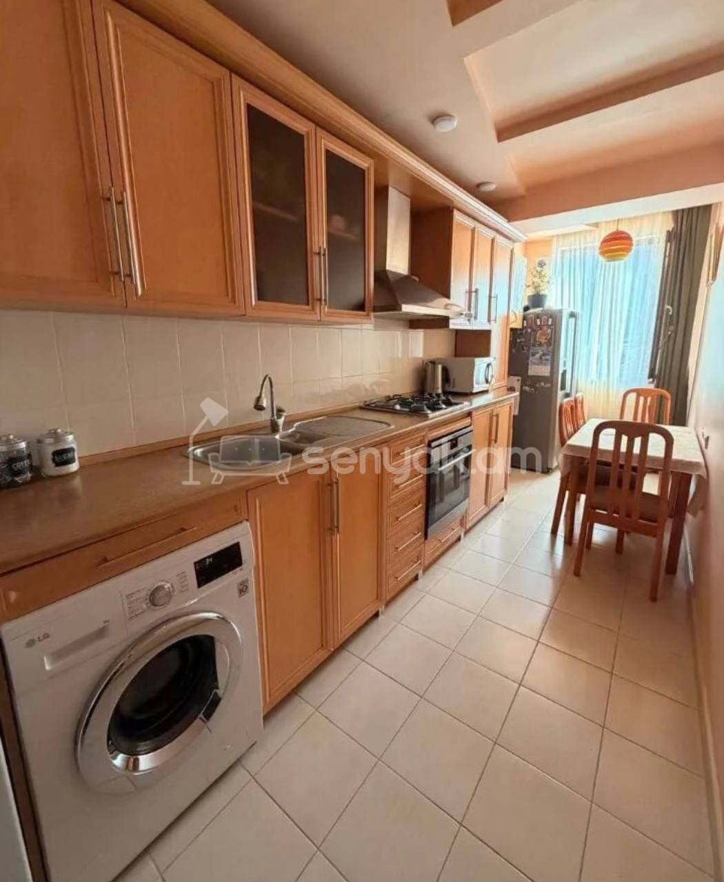 4 Սենյականոց Բնակարան Քարե Շենքում, 100քմ, 2/5 հարկ, Կապիտալ Վերանորոգված