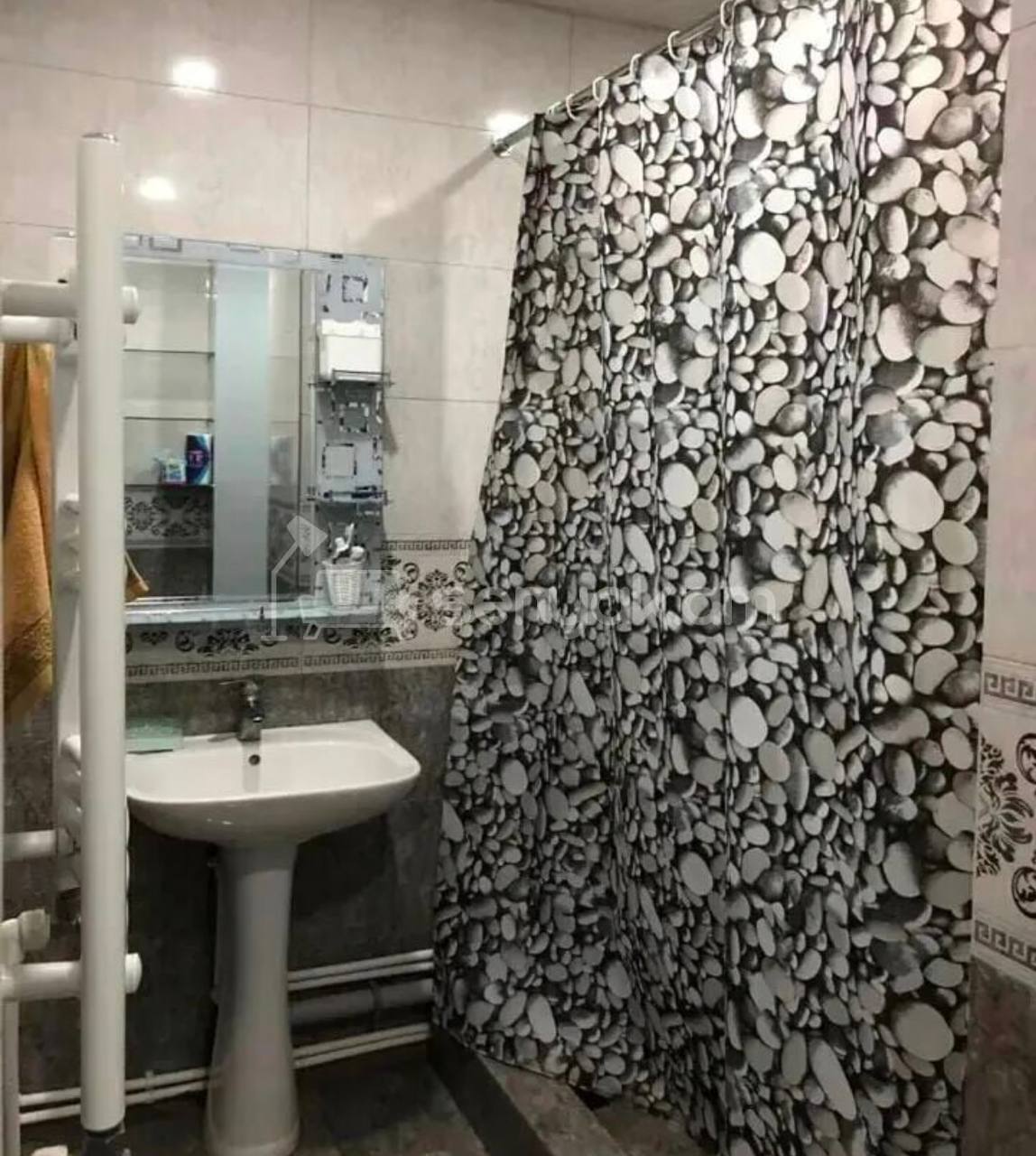 3 Սենյականոց Բնակարան, 100քմ, 9/9 հարկ, Նորմալ Վիճակում