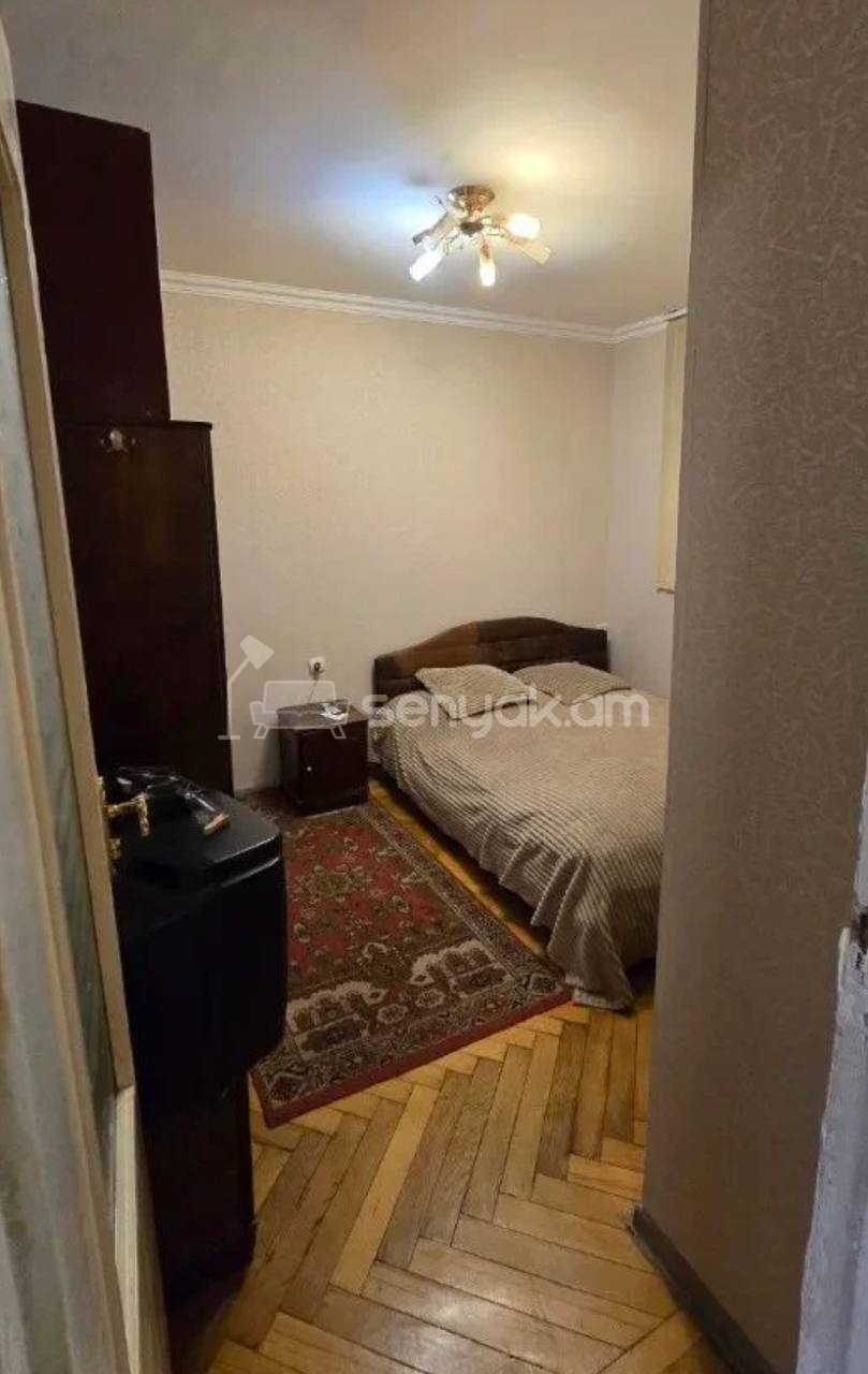 3 Սենյականոց Բնակարան Քարե Շենքում, 77քմ, 4/4 հարկ, Կապիտալ Վերանորոգված