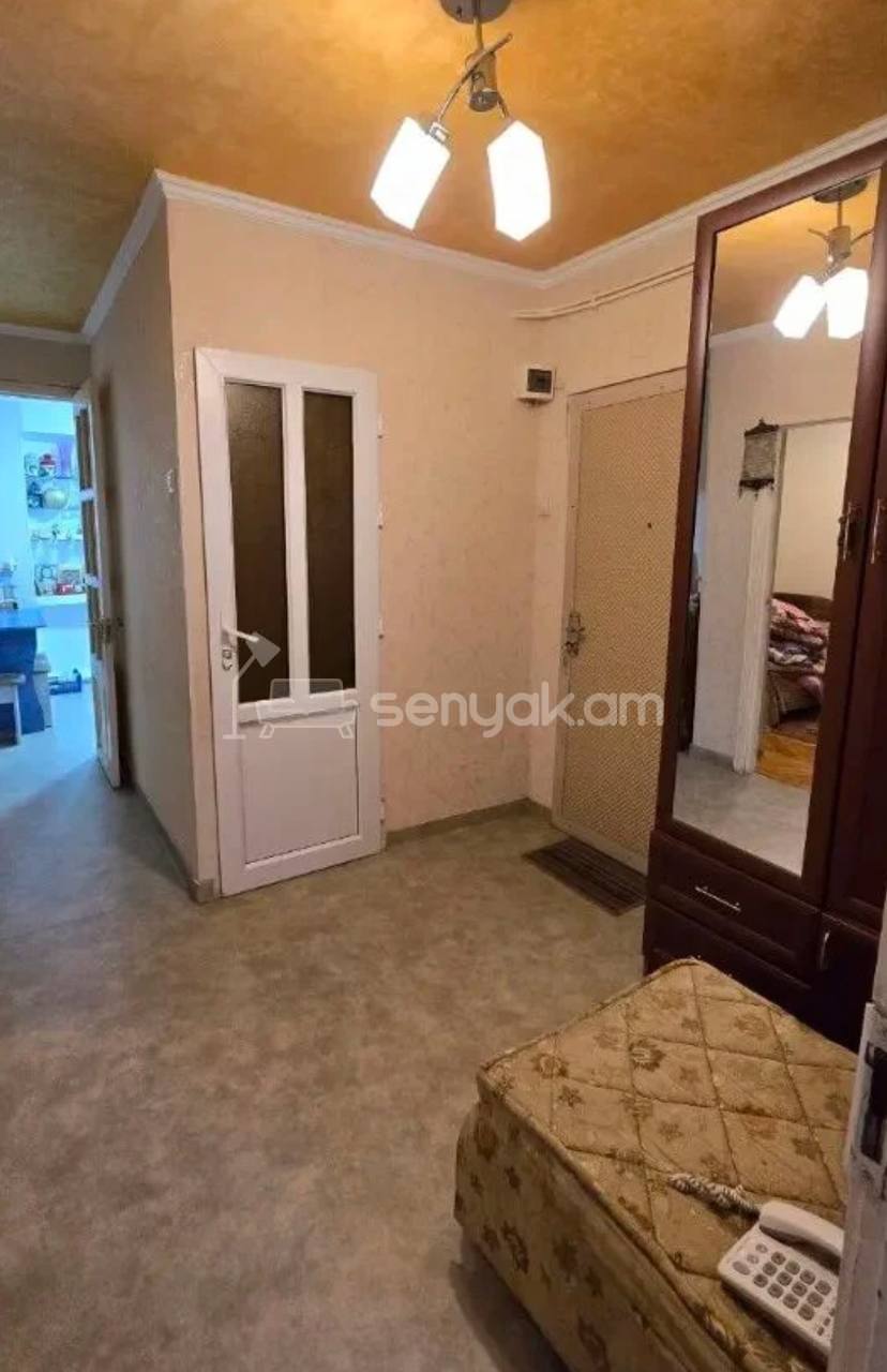 3 Սենյականոց Բնակարան Քարե Շենքում, 77քմ, 4/4 հարկ, Կապիտալ Վերանորոգված