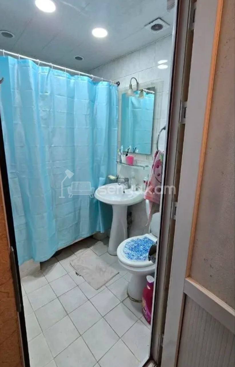 3 Սենյականոց Բնակարան Քարե Շենքում, 77քմ, 4/4 հարկ, Կապիտալ Վերանորոգված