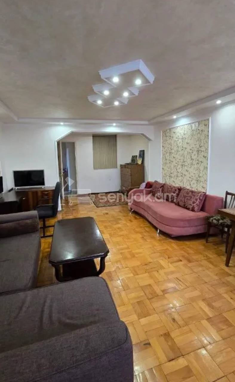 3 Սենյականոց Բնակարան Քարե Շենքում, 77քմ, 4/4 հարկ, Կապիտալ Վերանորոգված