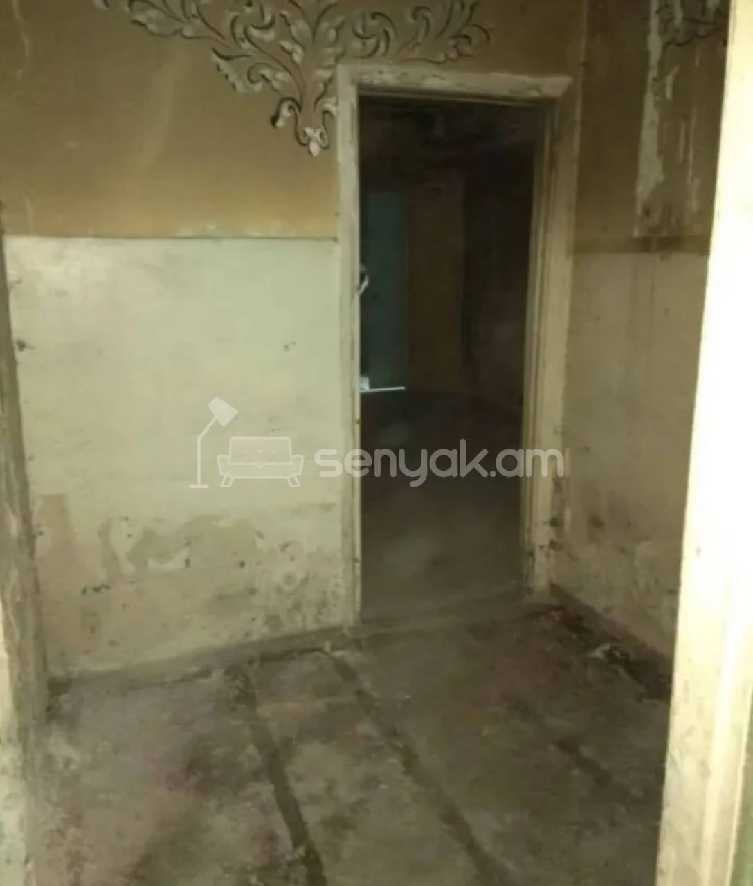 4 Սենյականոց Բնակարան Քարե Շենքում, 95քմ, 1/5 հարկ, Պետական Վիճակում