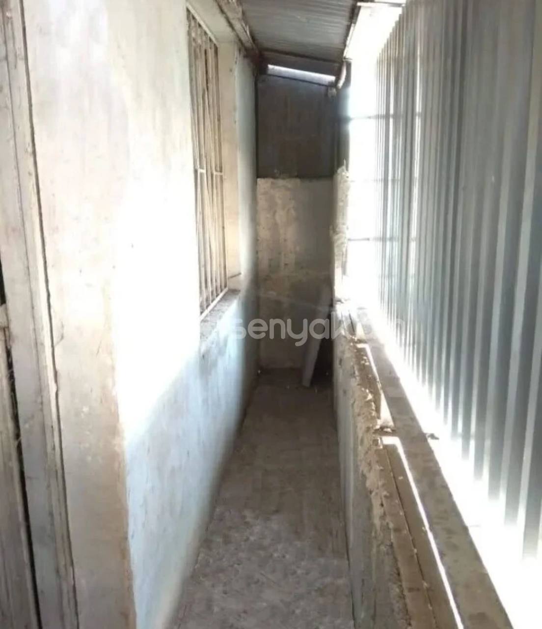 4 Սենյականոց Բնակարան Քարե Շենքում, 95քմ, 1/5 հարկ, Պետական Վիճակում