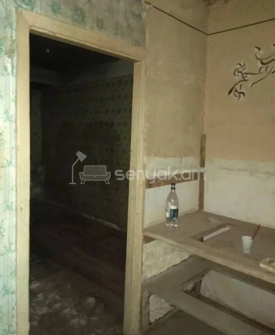 4 Սենյականոց Բնակարան Քարե Շենքում, 95քմ, 1/5 հարկ, Պետական Վիճակում