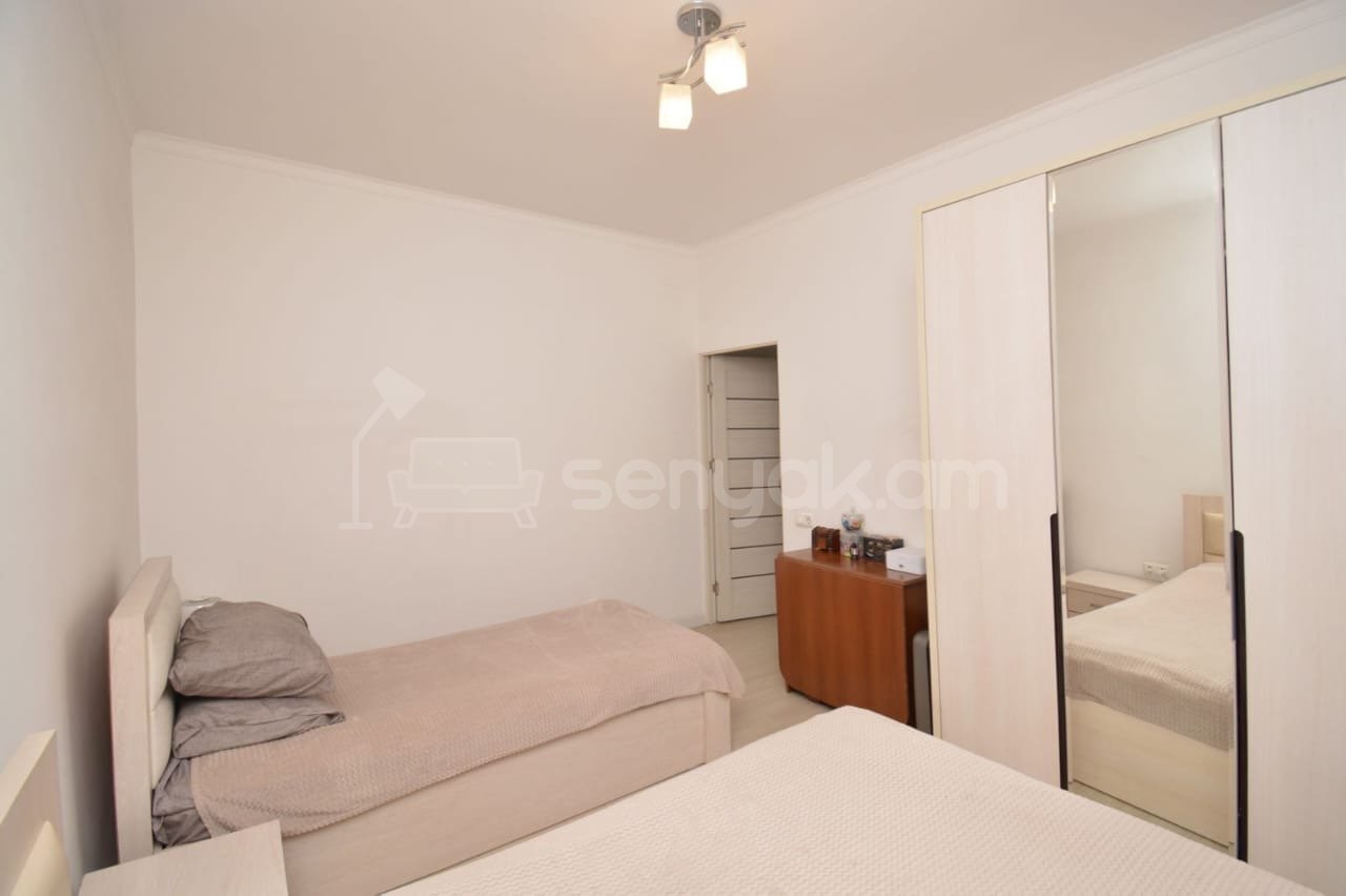 2 Սենյականոց Բնակարան Քարե Շենքում, 52քմ, 2/3 հարկ, Կապիտալ Վերանորոգված