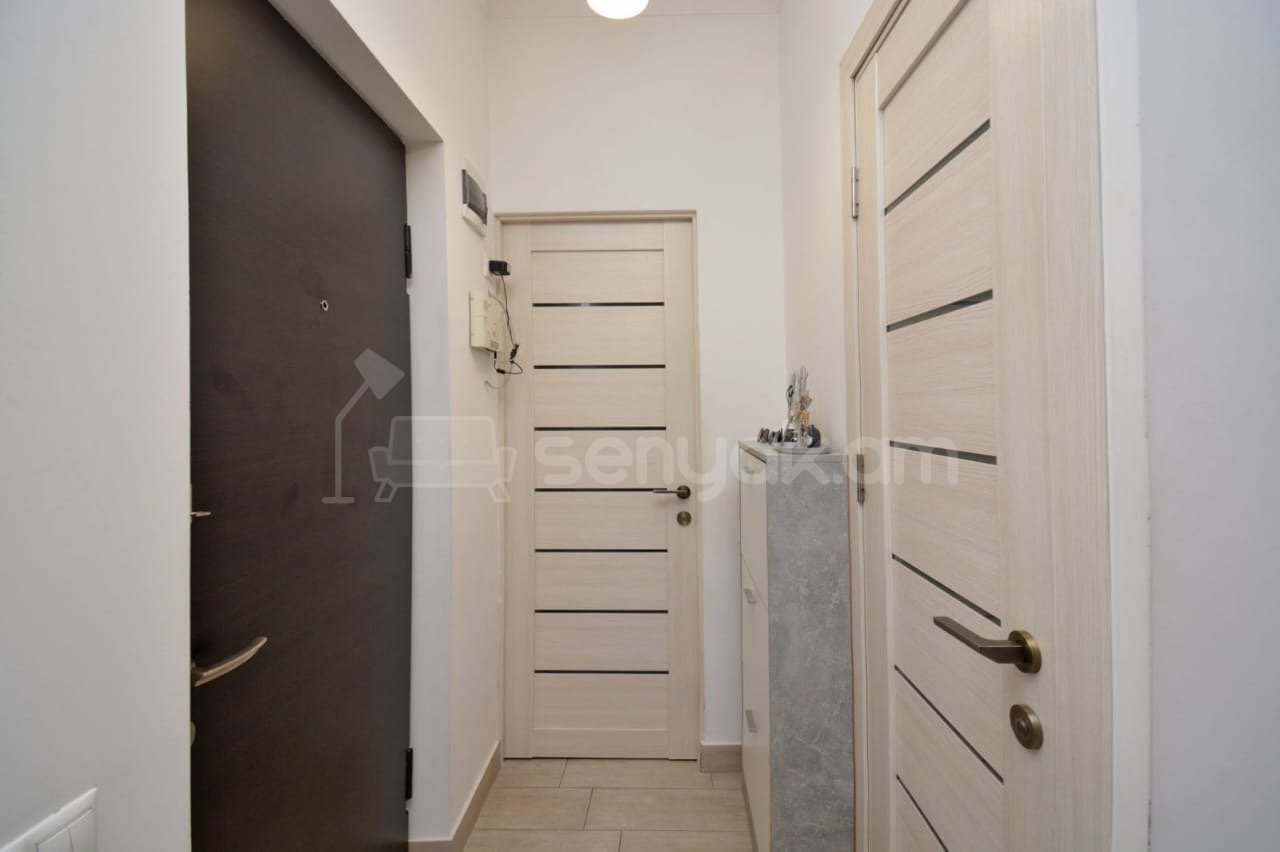 2 Սենյականոց Բնակարան Քարե Շենքում, 52քմ, 2/3 հարկ, Կապիտալ Վերանորոգված