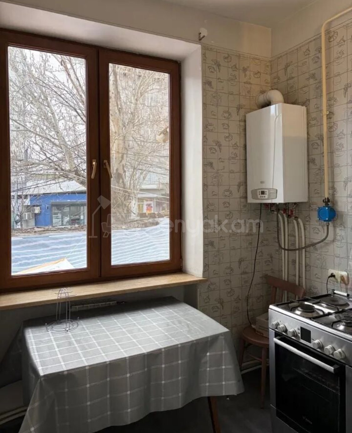 3 Սենյականոց Բնակարան Քարե Շենքում, 65քմ, 2/5 հարկ, Նորմալ Վիճակում, Կահավորված