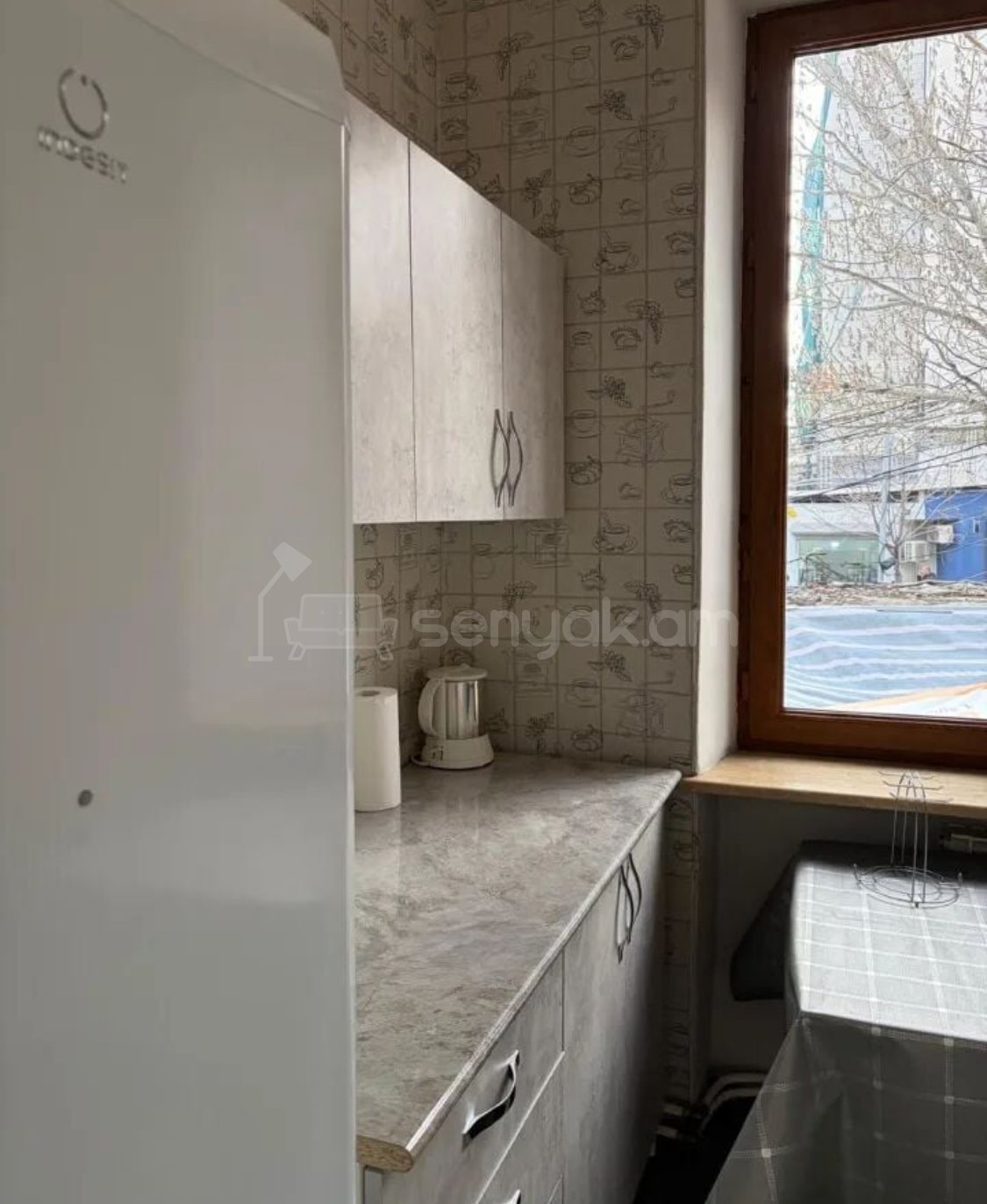 3 Սենյականոց Բնակարան Քարե Շենքում, 65քմ, 2/5 հարկ, Նորմալ Վիճակում, Կահավորված