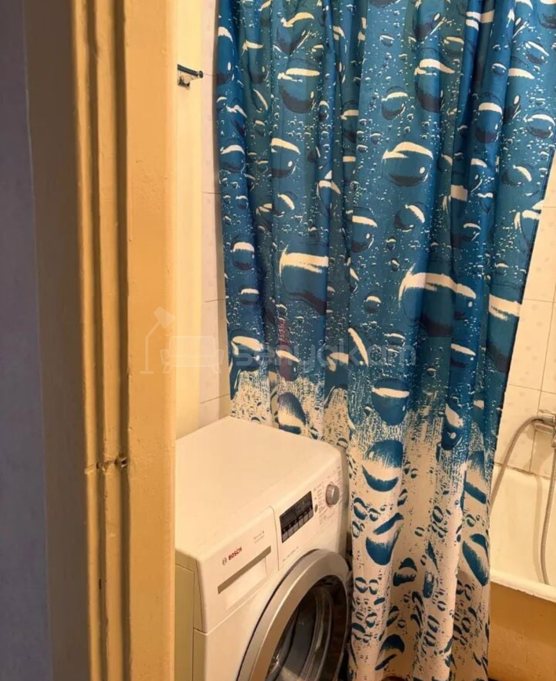 3 Սենյականոց Բնակարան Քարե Շենքում, 65քմ, 2/5 հարկ, Նորմալ Վիճակում, Կահավորված