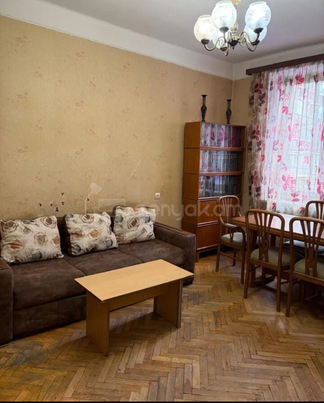 3 Սենյականոց Բնակարան Քարե Շենքում, 65քմ, 2/5 հարկ, Նորմալ Վիճակում, Կահավորված