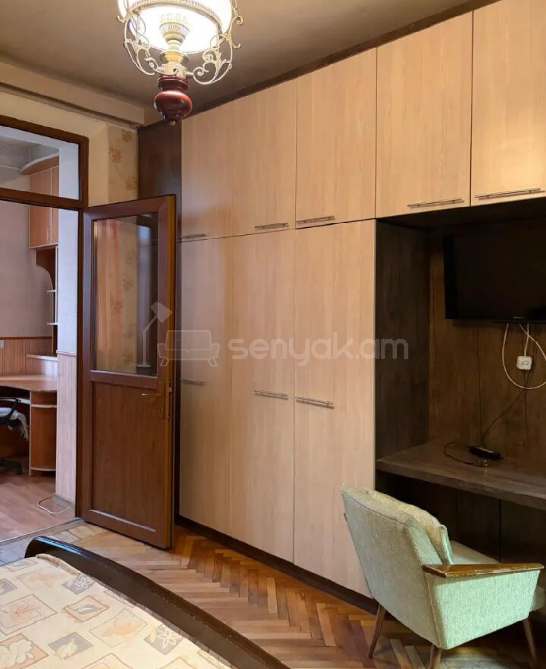 3 Սենյականոց Բնակարան Քարե Շենքում, 65քմ, 2/5 հարկ, Նորմալ Վիճակում, Կահավորված