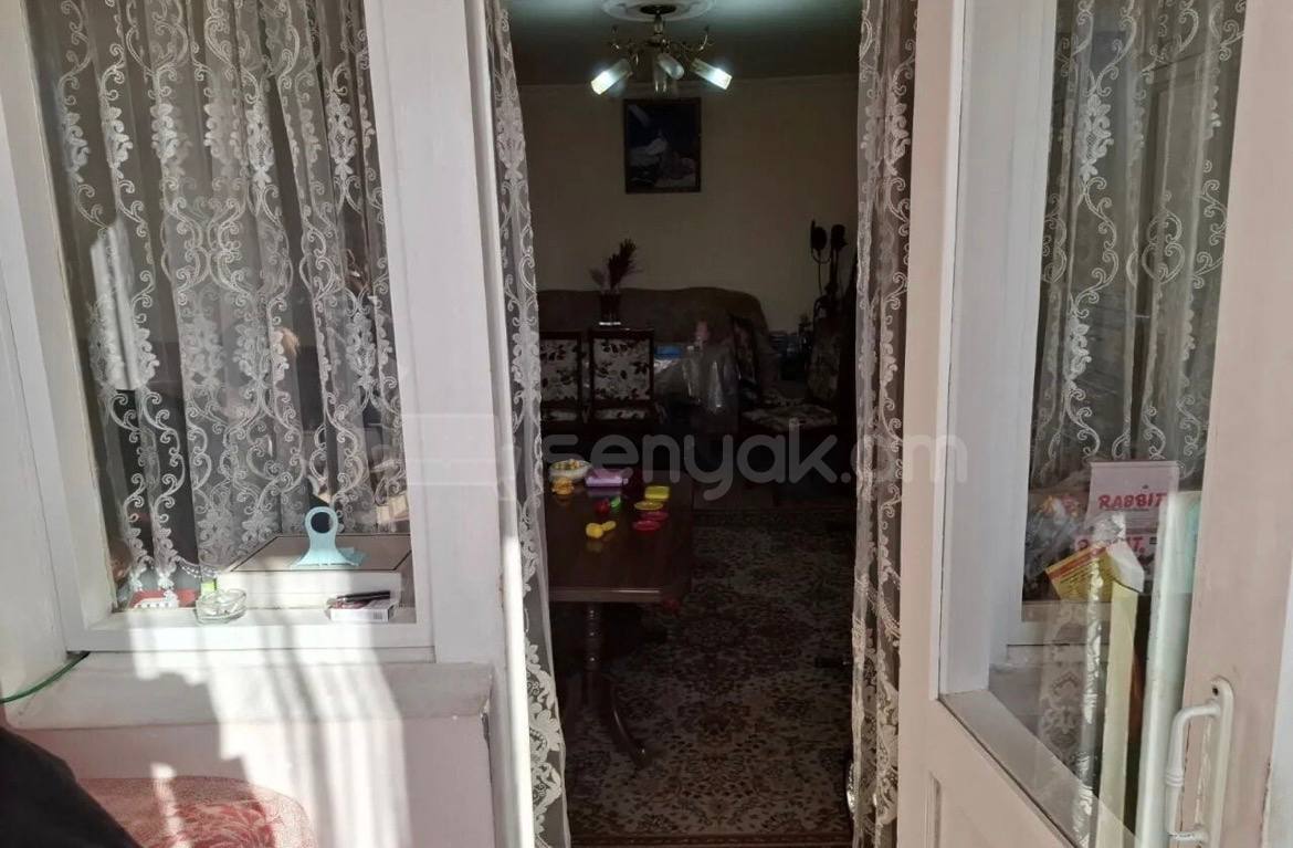 2 Սենյականոց Բնակարան Քարե Շենքում, 50քմ, 4/4 հարկ, Կապիտալ Վերանորոգված