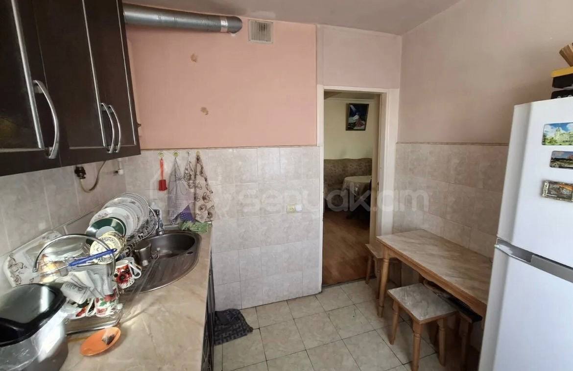 2 Սենյականոց Բնակարան Քարե Շենքում, 50քմ, 4/4 հարկ, Կապիտալ Վերանորոգված