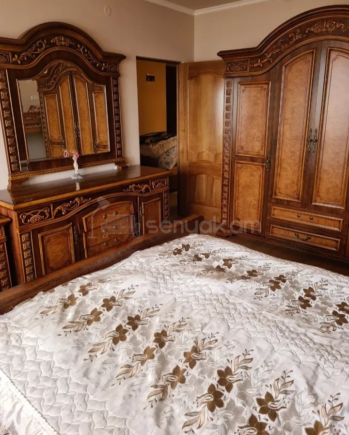 3 Սենյականոց Բնակարան Քարե Շենքում, 80քմ, 5/5 հարկ, Դիզայներական Վերանորոգված, Կահավորված