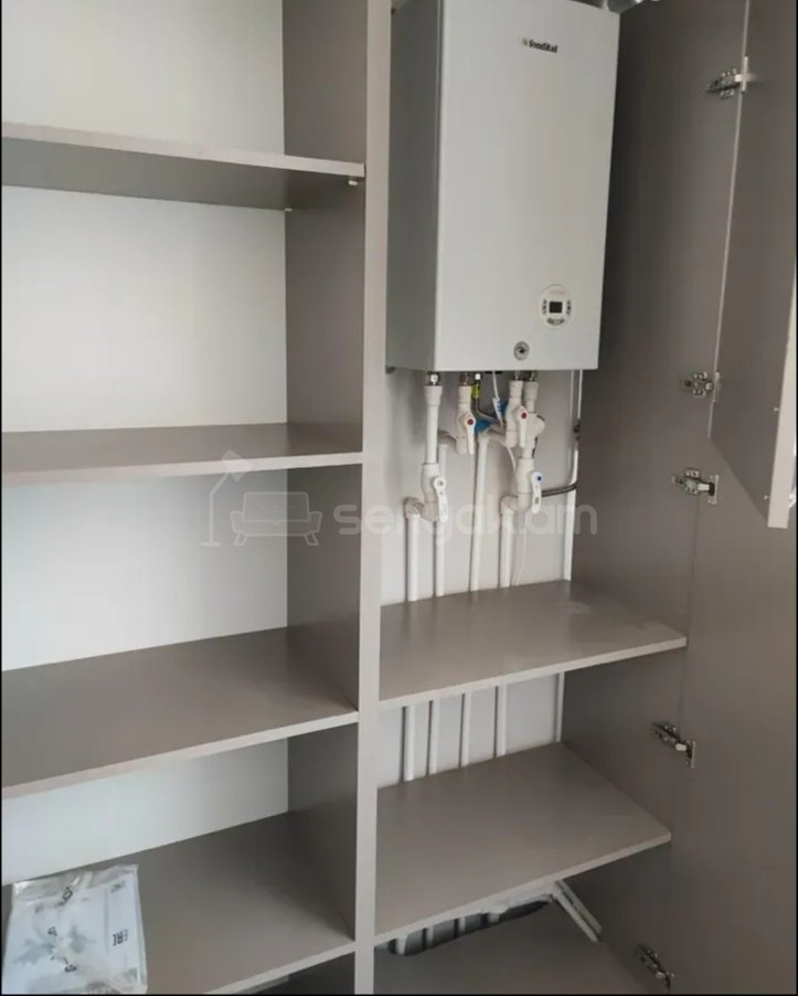 2 Սենյականոց Բնակարան Քարե Շենքում, 50քմ, 3/5 հարկ, Նորմալ Վիճակում, Կահավորված