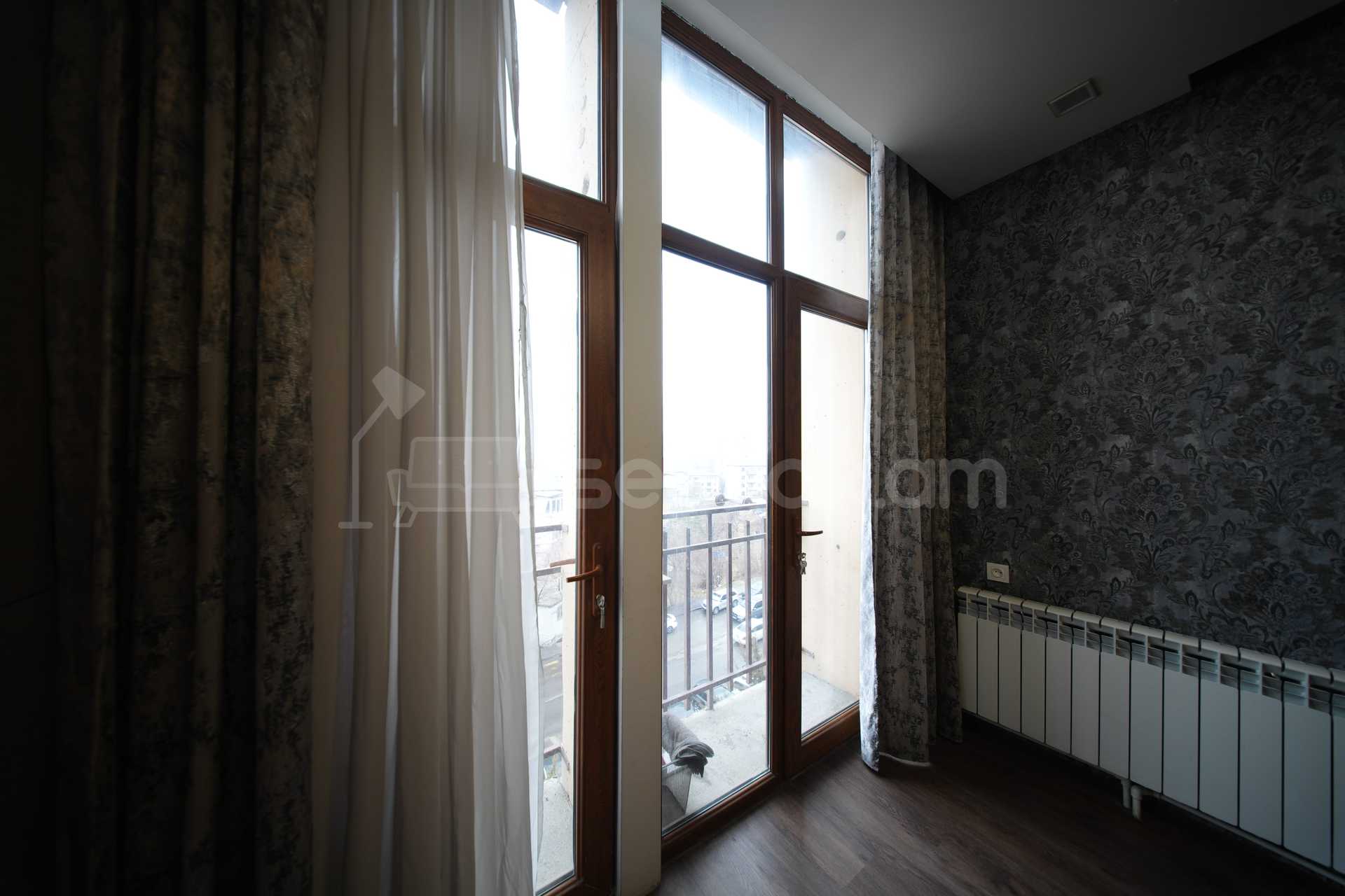 2 Սենյականոց Բնակարան Քարե Շենքում, 44քմ, 5/8 հարկ, Կապիտալ Վերանորոգված