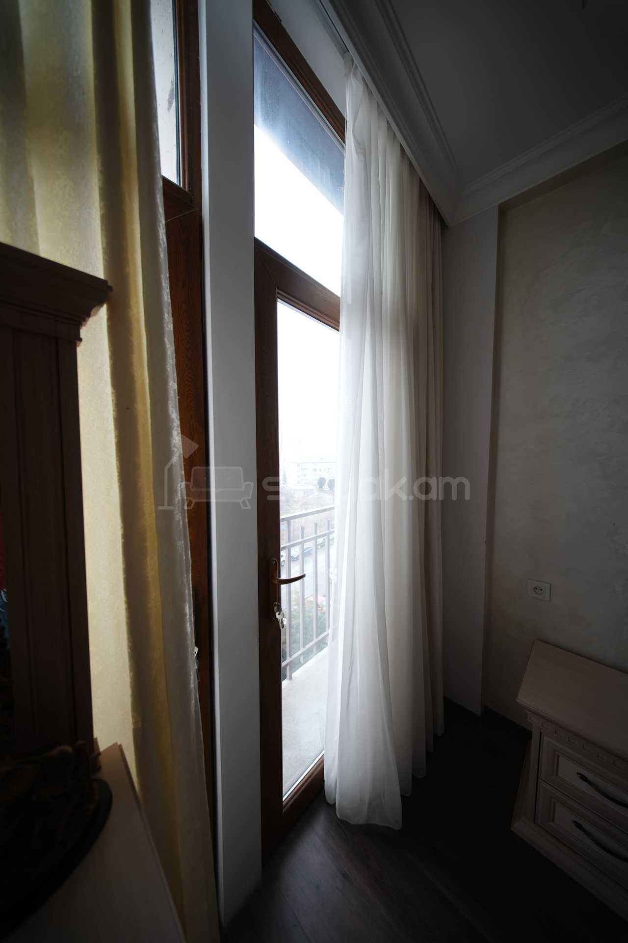 2 Սենյականոց Բնակարան Քարե Շենքում, 44քմ, 5/8 հարկ, Կապիտալ Վերանորոգված