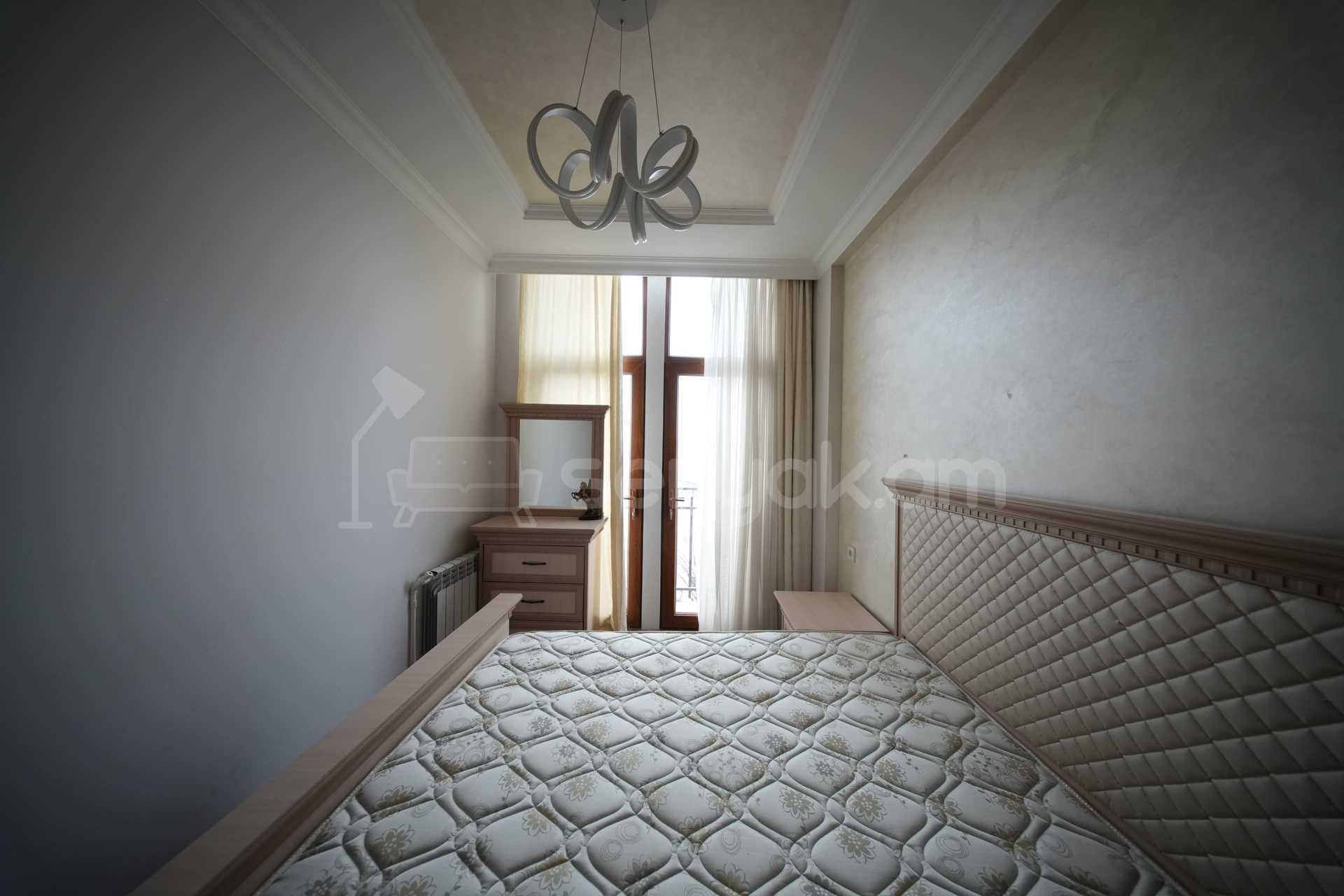 2 Սենյականոց Բնակարան Քարե Շենքում, 44քմ, 5/8 հարկ, Կապիտալ Վերանորոգված