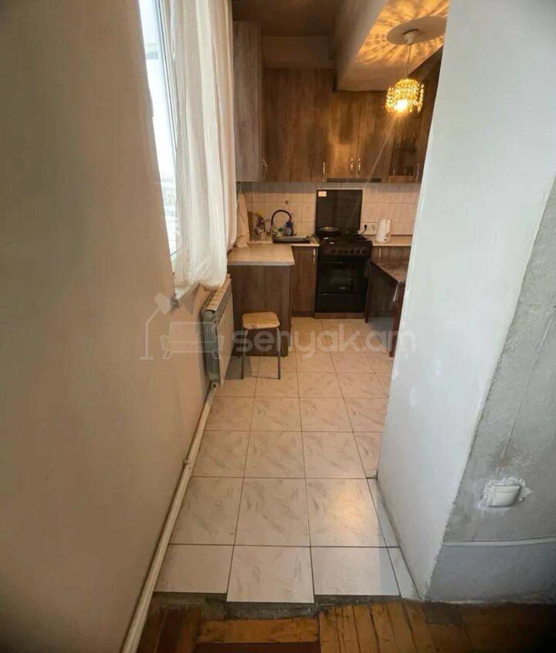 2 Սենյականոց Բնակարան Քարե Շենքում, 44քմ, 5/5 հարկ, Նորմալ Վիճակում, Կահավորված