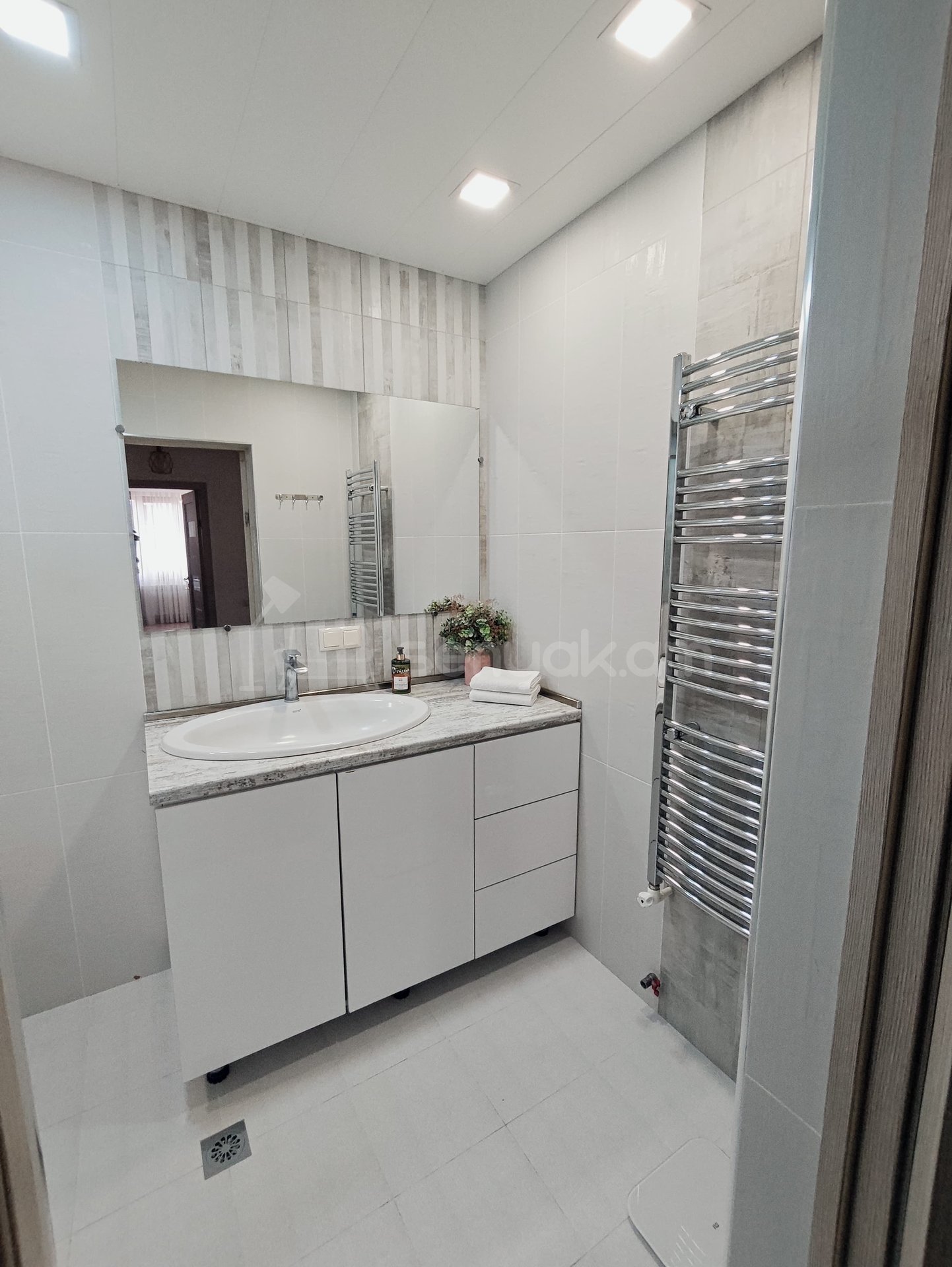 3 Սենյականոց Բնակարան, 90քմ, 3/14 հարկ, Դիզայներական Վերանորոգված