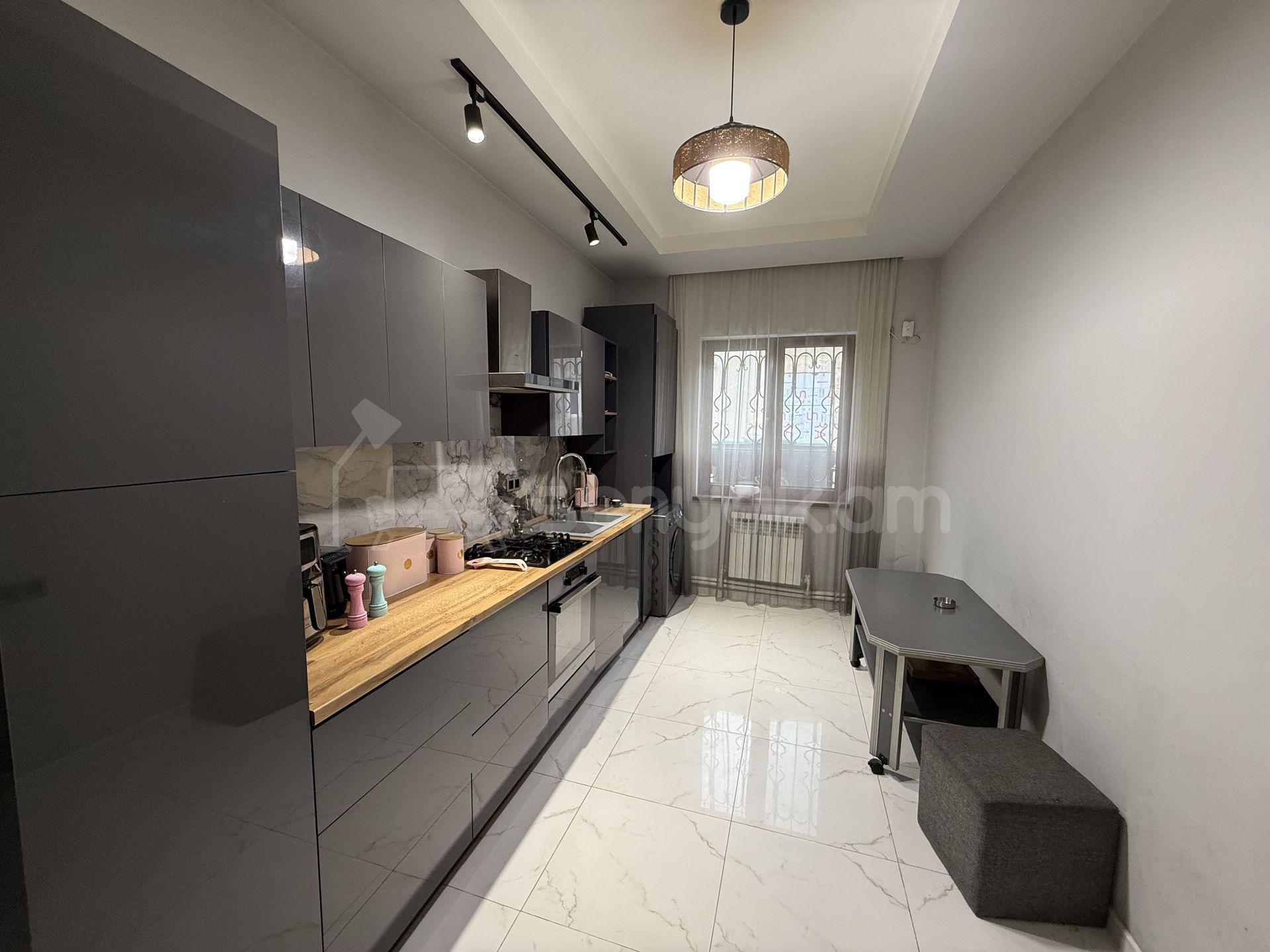 6 Սենյականոց Սեփական Տուն, 300քմ, Կապիտալ Վերանորոգված, Ավտոտնակով