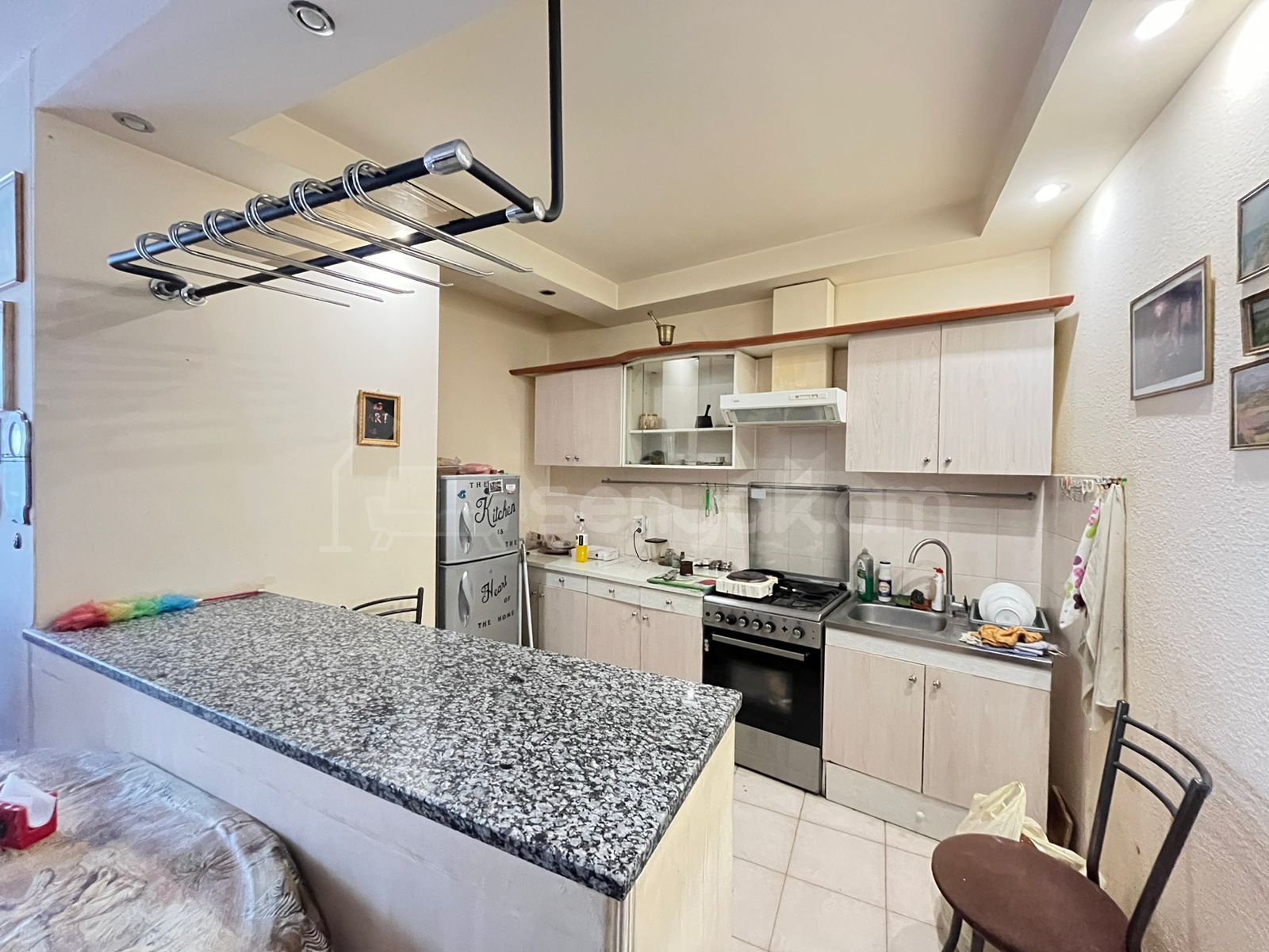 1 Սենյականոց Բնակարան Քարե Շենքում, 48քմ, 4/7 հարկ, Նորմալ Վիճակում