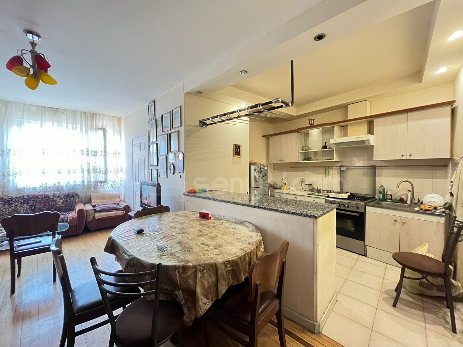 1 Սենյականոց Բնակարան Քարե Շենքում, 48քմ, 4/7 հարկ, Նորմալ Վիճակում