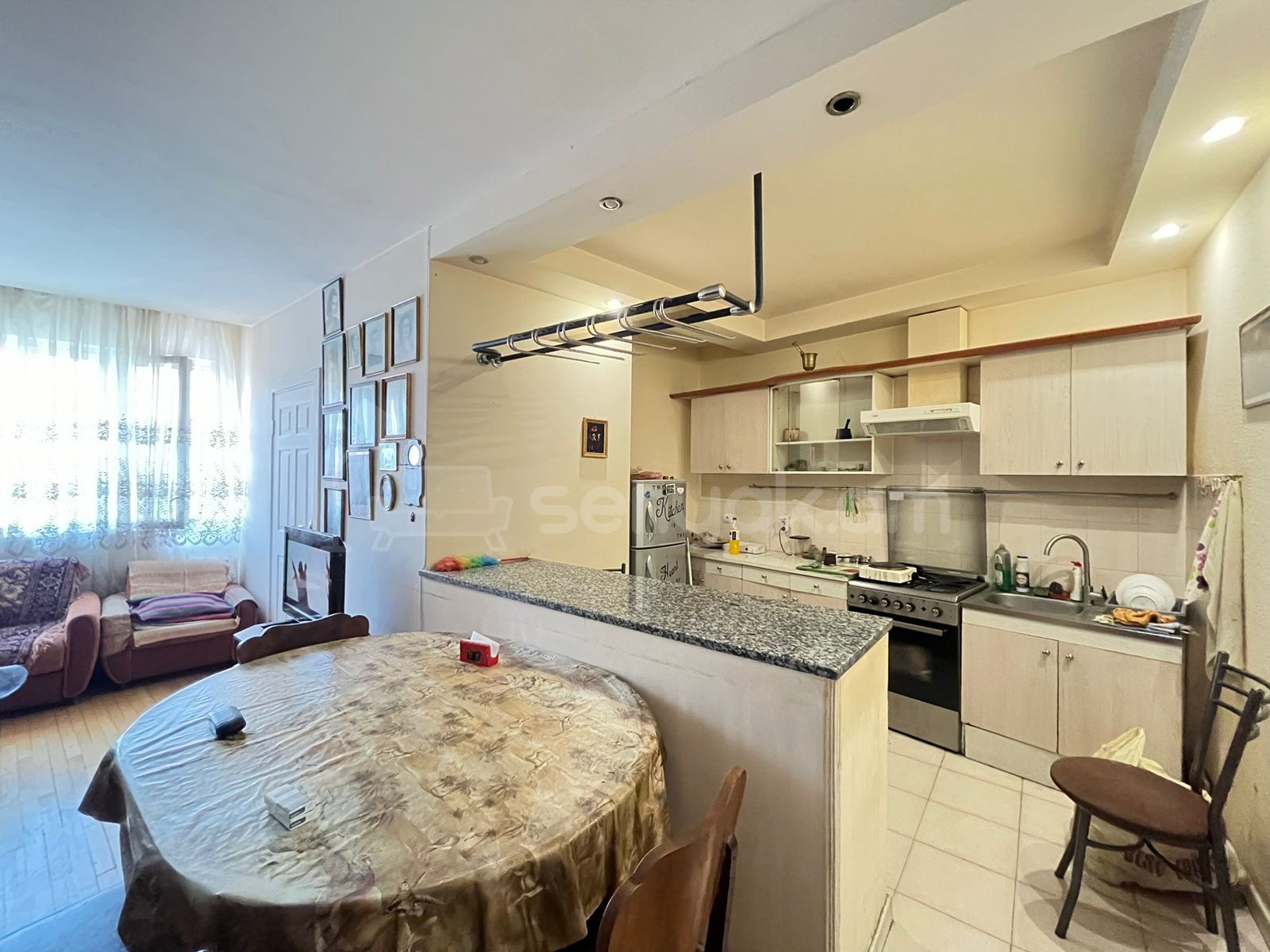 1 Սենյականոց Բնակարան Քարե Շենքում, 48քմ, 4/7 հարկ, Նորմալ Վիճակում