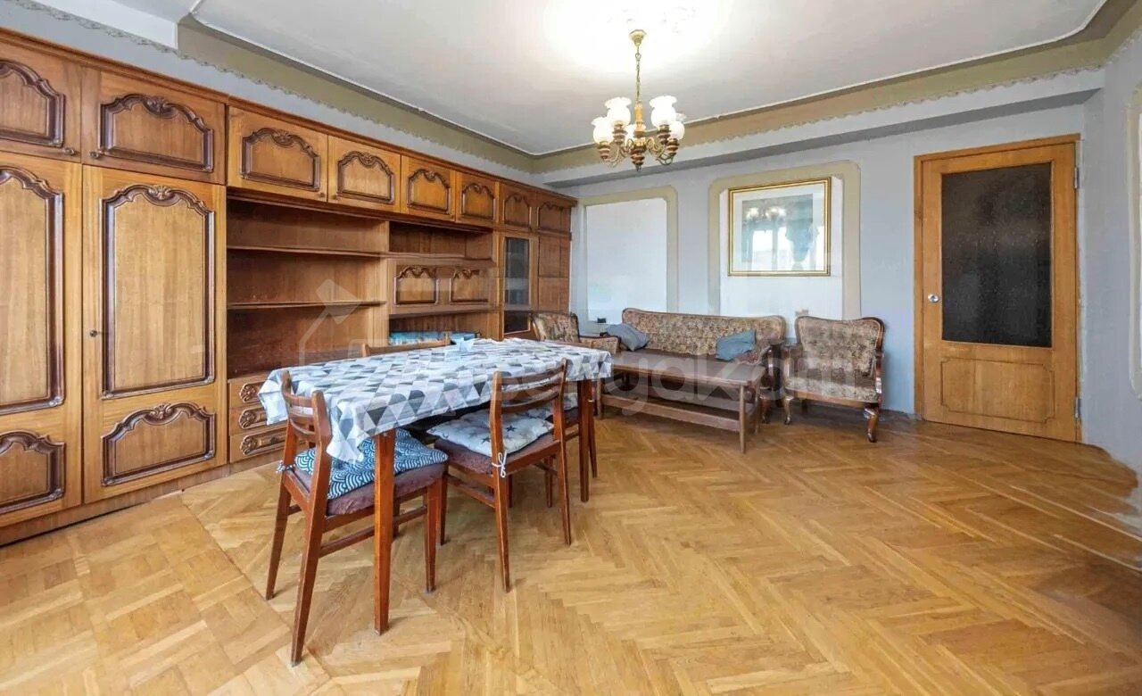 4 Սենյականոց Բնակարան, 82քմ, 3/9 հարկ, Նորմալ Վիճակում