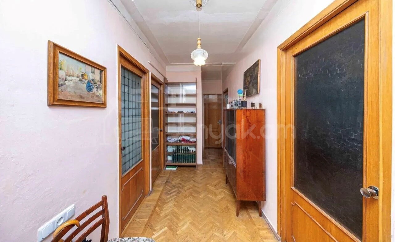 4 Սենյականոց Բնակարան, 82քմ, 3/9 հարկ, Նորմալ Վիճակում