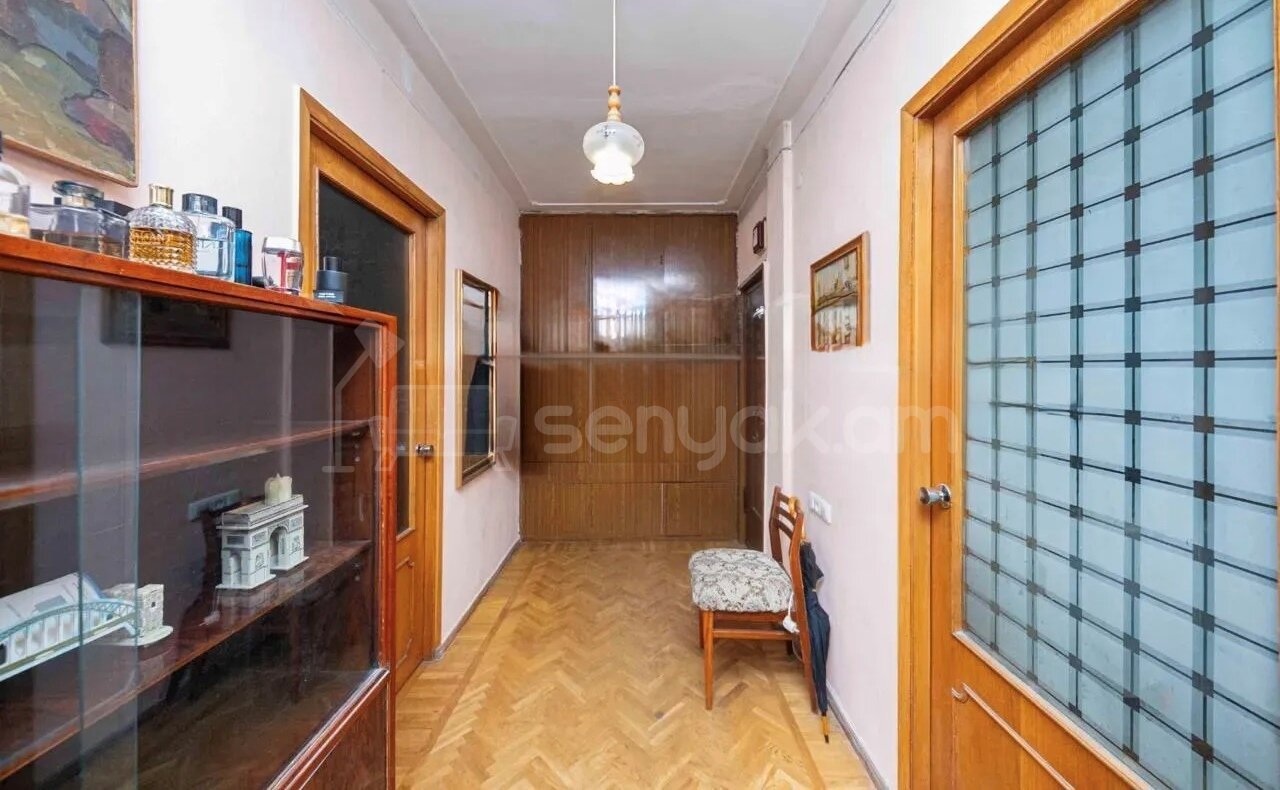 4 Սենյականոց Բնակարան, 82քմ, 3/9 հարկ, Նորմալ Վիճակում