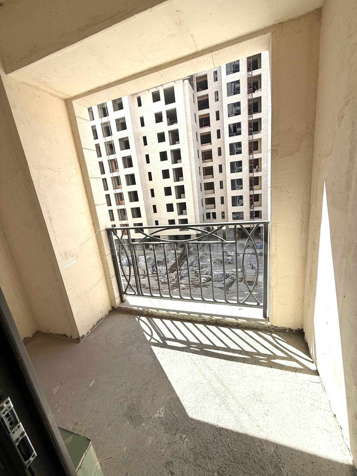 4 Սենյականոց Բնակարան Նորակառույցում, 113քմ, 4/16 հարկ, Պետական Վիճակում