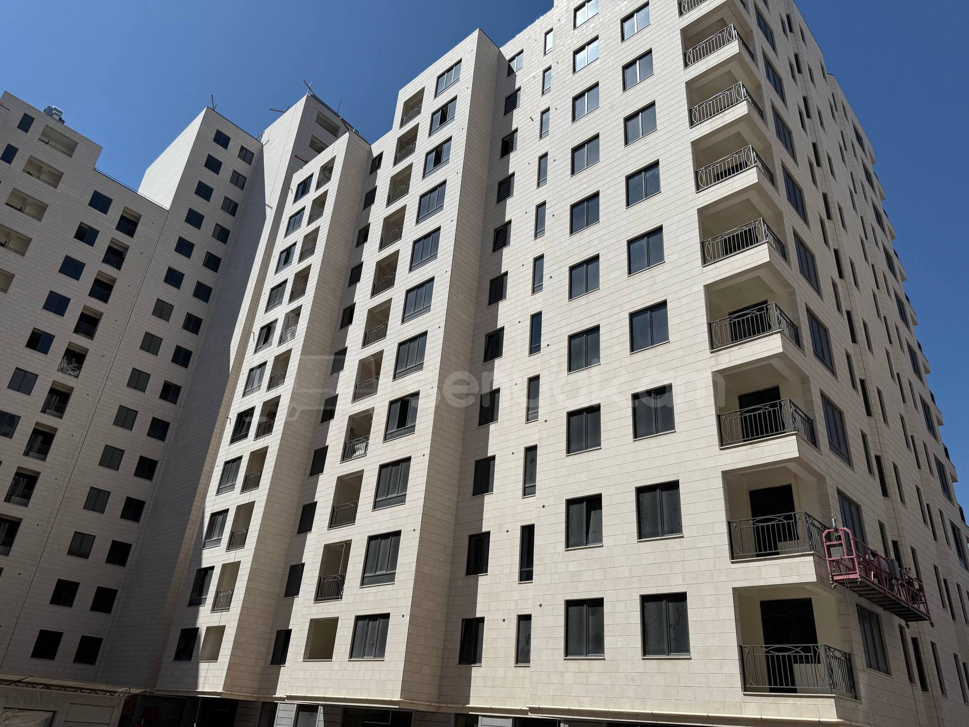 4 Սենյականոց Բնակարան Նորակառույցում, 113քմ, 4/16 հարկ, Պետական Վիճակում