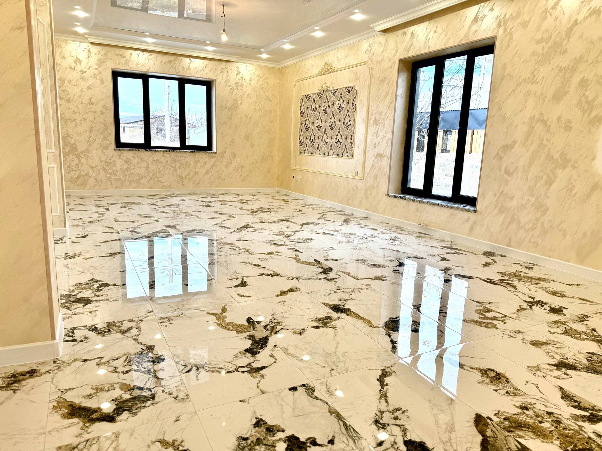 4 Սենյականոց Շքեղ Առանձնատուն, 192քմ, Ավտոտնակով