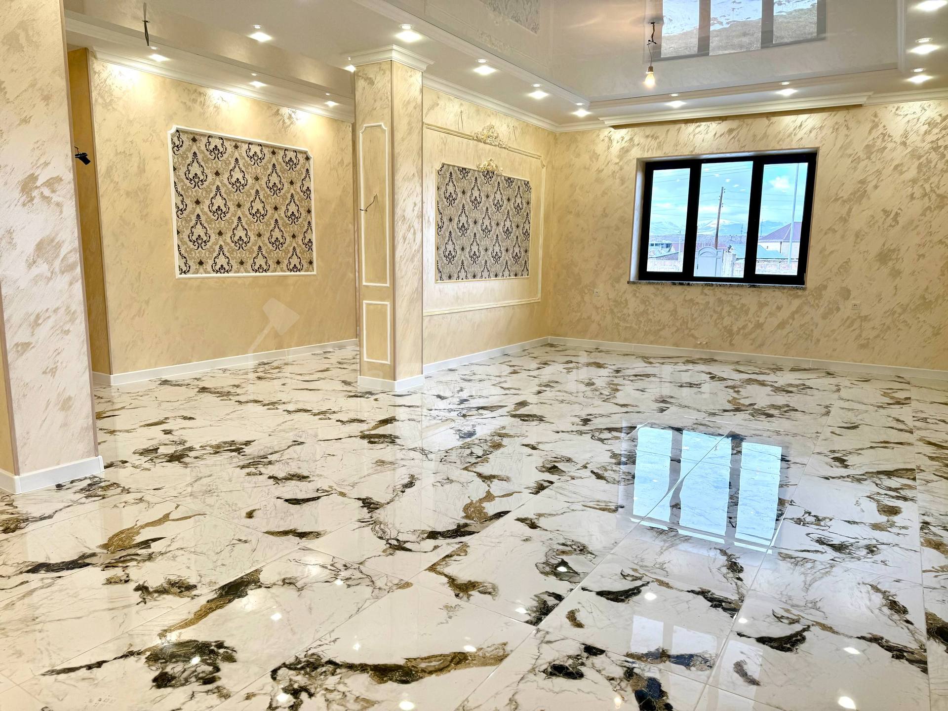 4 Սենյականոց Շքեղ Առանձնատուն, 192քմ, Ավտոտնակով